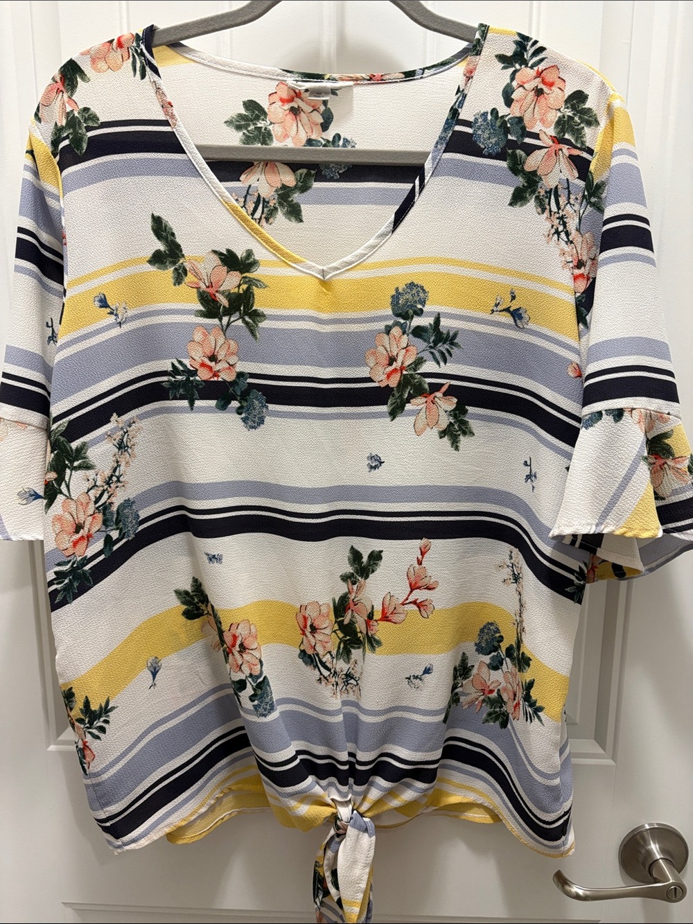 Westport XL Floral Stripe Top Flutter Sleeve Front Tie V Neck Stretch
